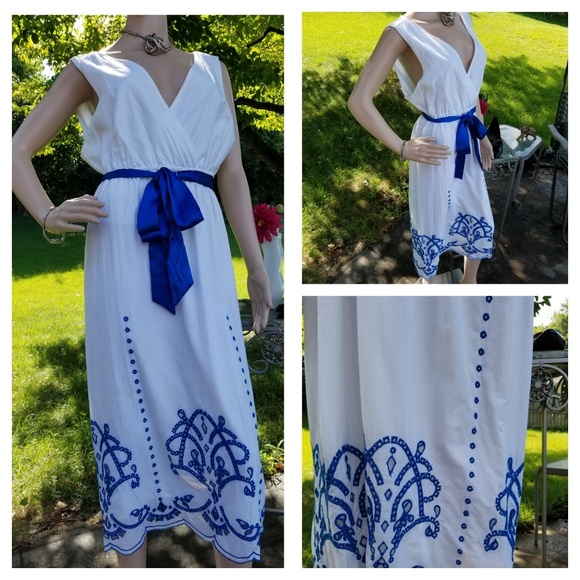 JohnPaulRichard Dresses & Skirts - Sweet Embroidered JPR Dress